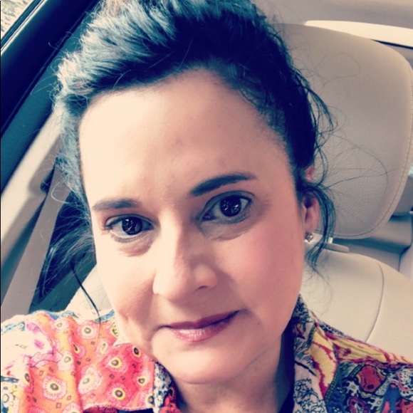 Meet your Posher, Jennifer - Picture 1 of 1